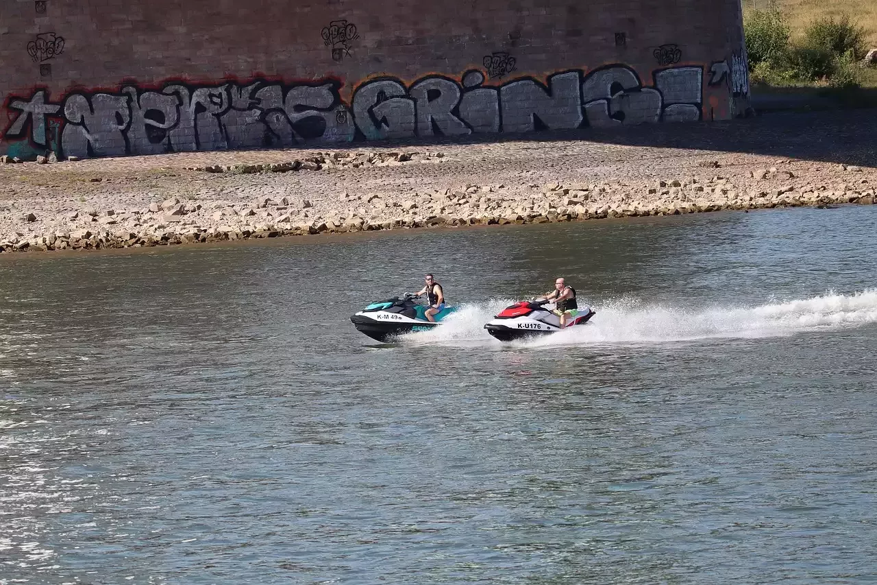 Revolutionizing Water Sports: Unleashing the Futuristic Power of Motorcycle-Inspired Jet Ski with Searider